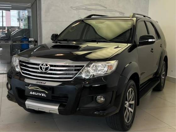 TOYOTA HILUX SW4 3.0 SRV 4X4 7 LUGARES 16V TURBO INTERCOOLER DIESEL 4P AUTOMÁTICO